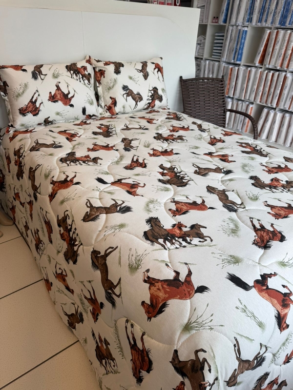 Edredom Malha 100% Algodão – Queen Cavalo
